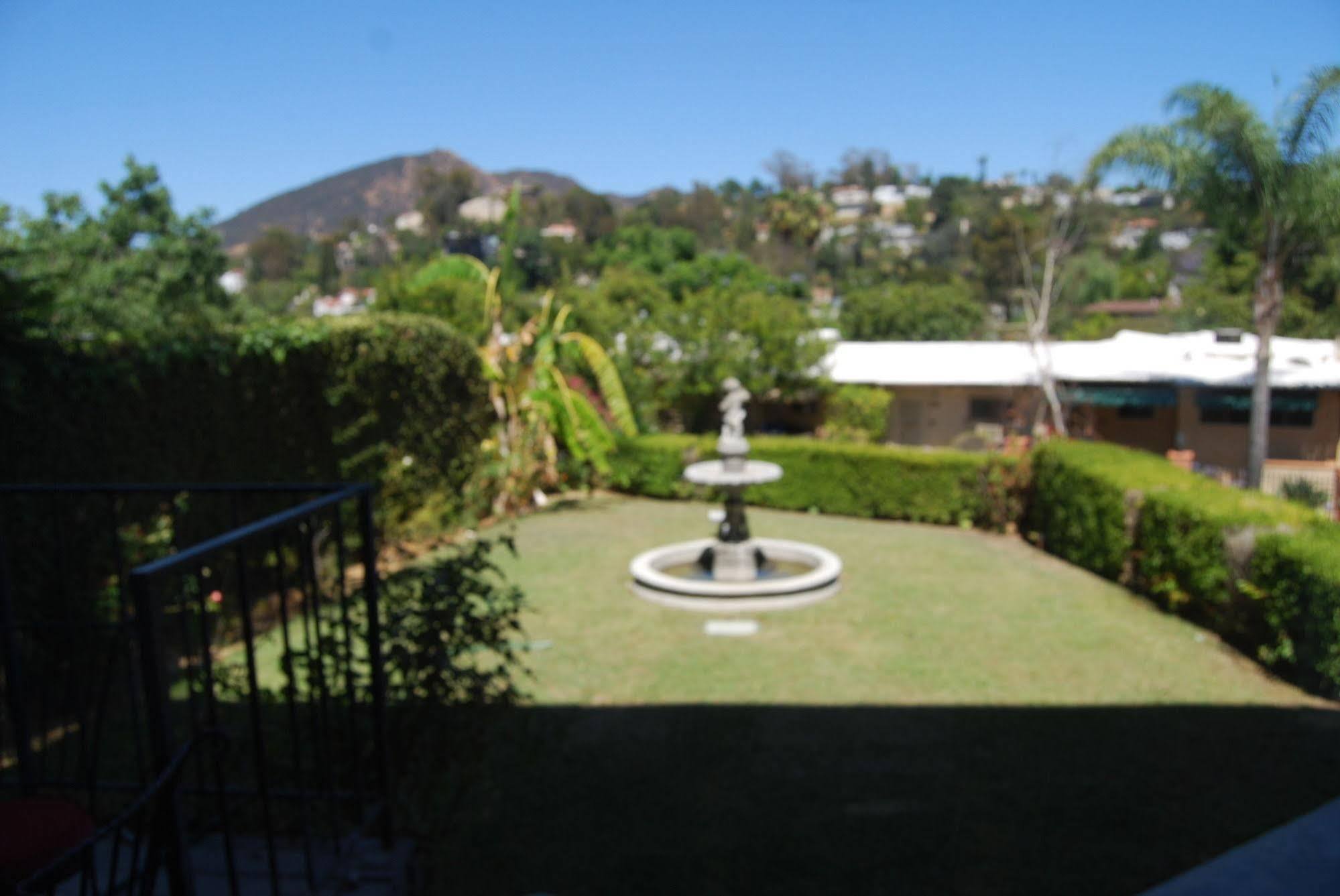 Bed And Breakfast In Hollywood Hills Los Angeles Exterior photo