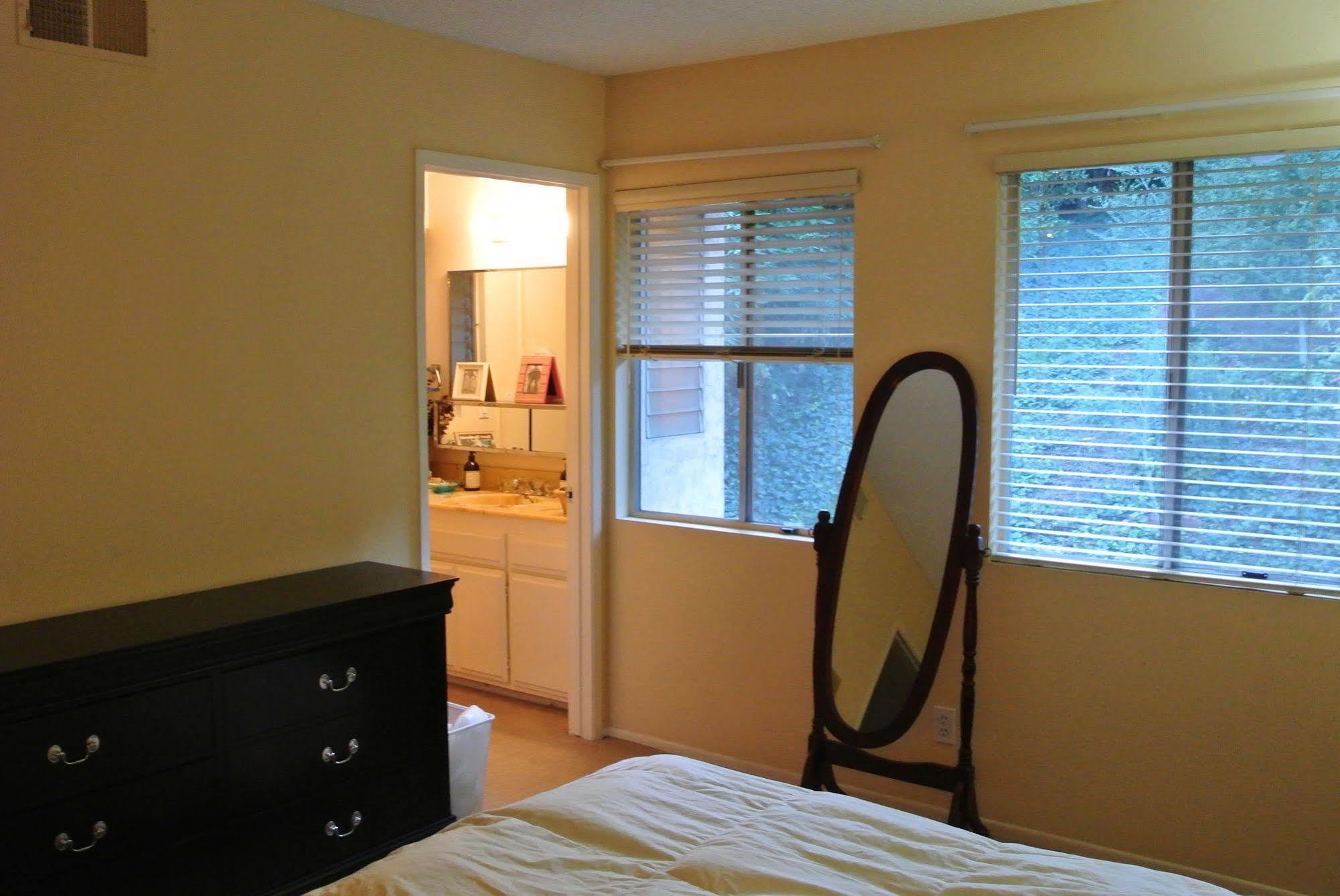 Bed And Breakfast In Hollywood Hills Los Angeles Exterior photo