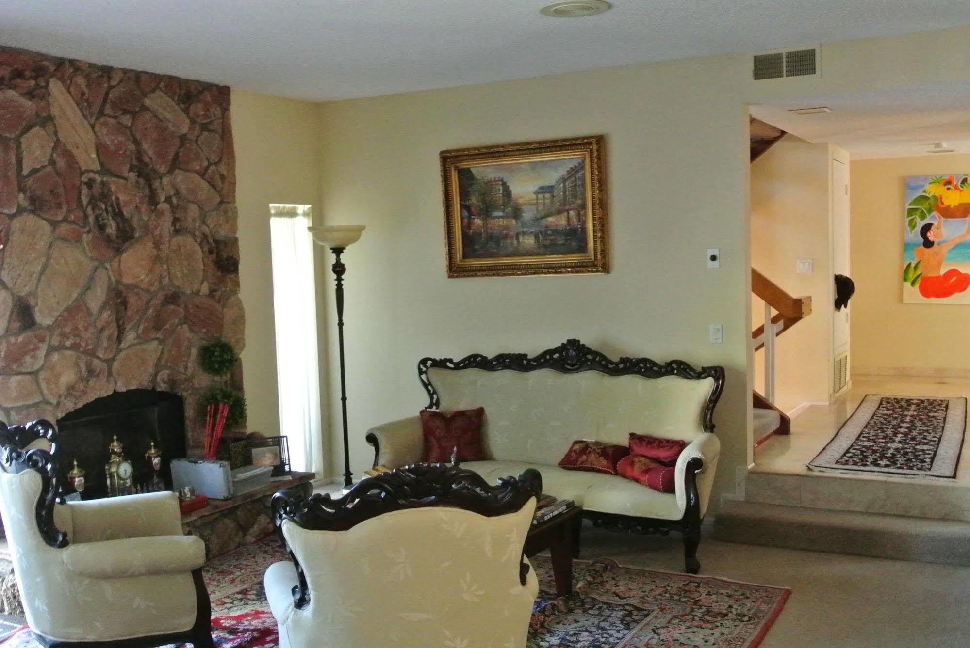 Bed And Breakfast In Hollywood Hills Los Angeles Exterior photo